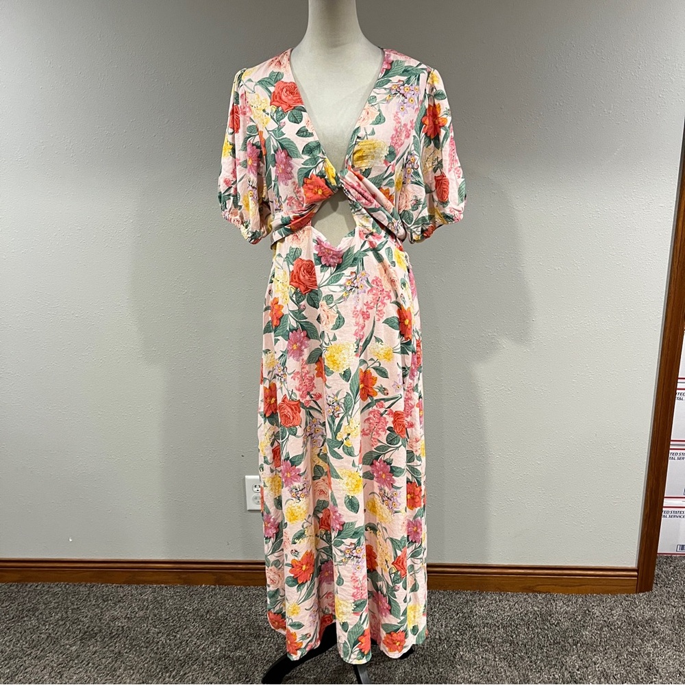 Old Navy Pink Floral Twist-Front Maxi Dress